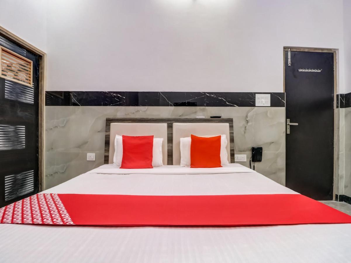 Oyo Flagship 83121 Hotel Rose Vip Saharanpur Eksteriør billede