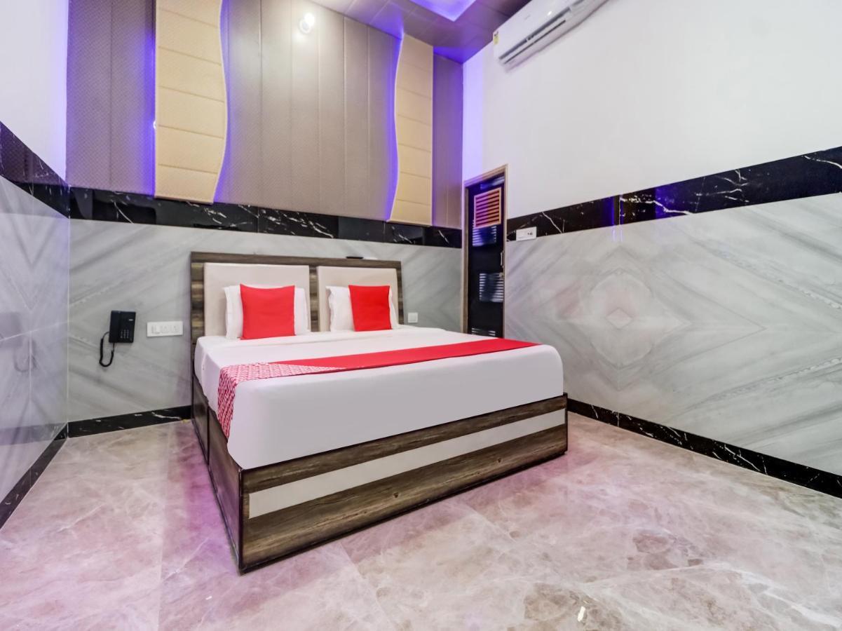 Oyo Flagship 83121 Hotel Rose Vip Saharanpur Eksteriør billede