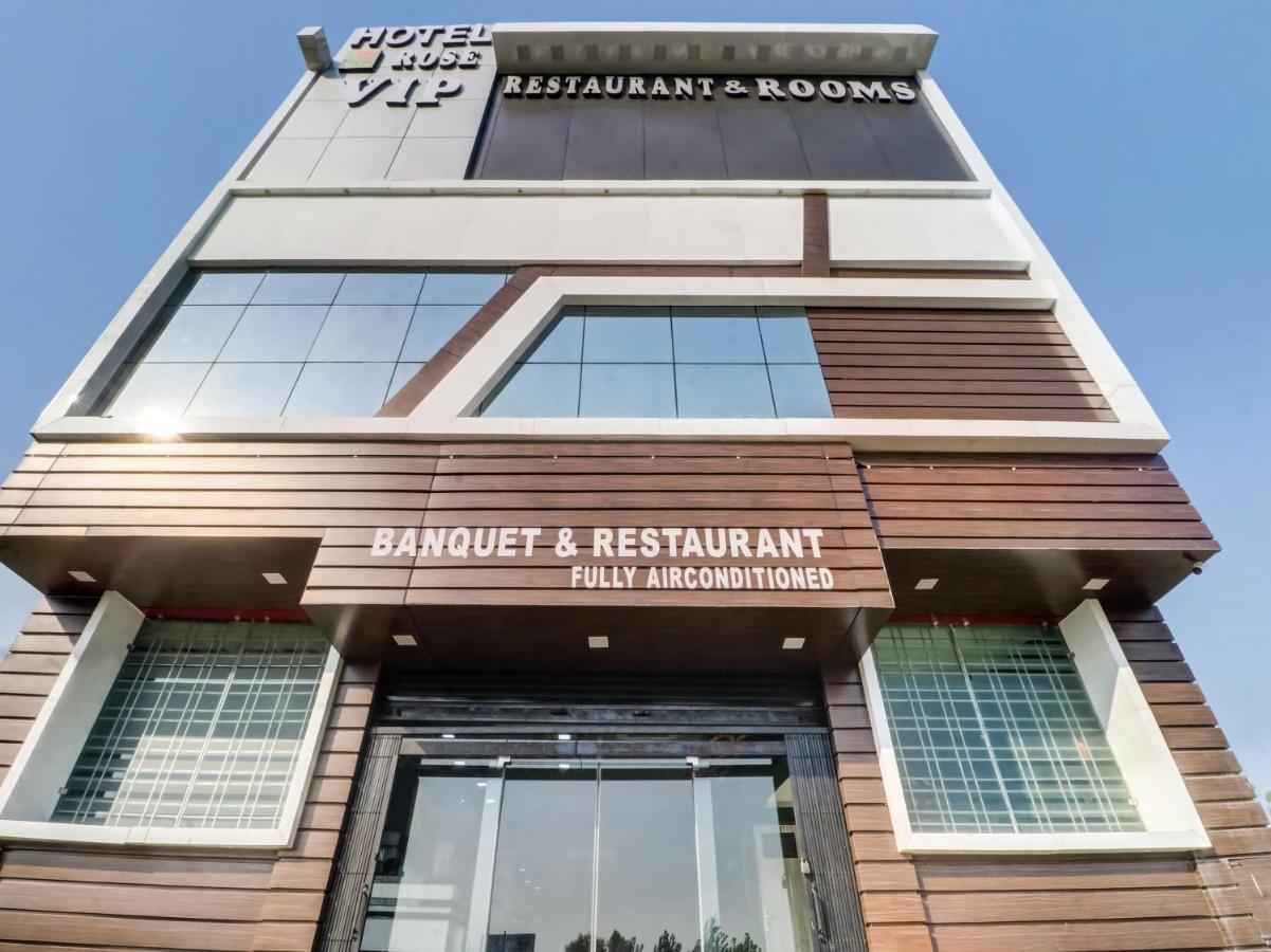 Oyo Flagship 83121 Hotel Rose Vip Saharanpur Eksteriør billede