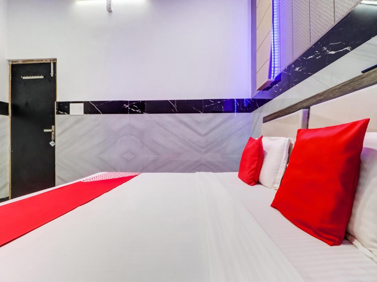Oyo Flagship 83121 Hotel Rose Vip Saharanpur Eksteriør billede