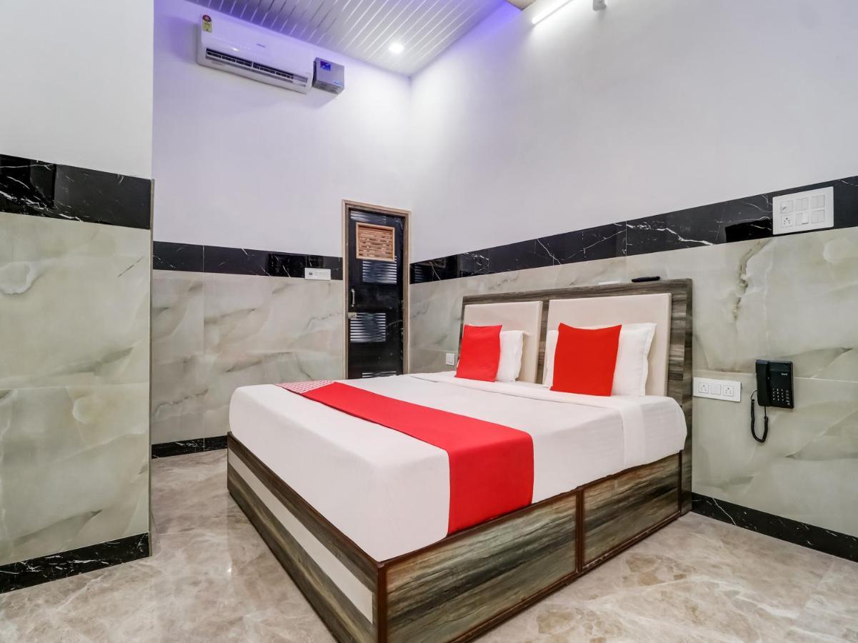 Oyo Flagship 83121 Hotel Rose Vip Saharanpur Eksteriør billede