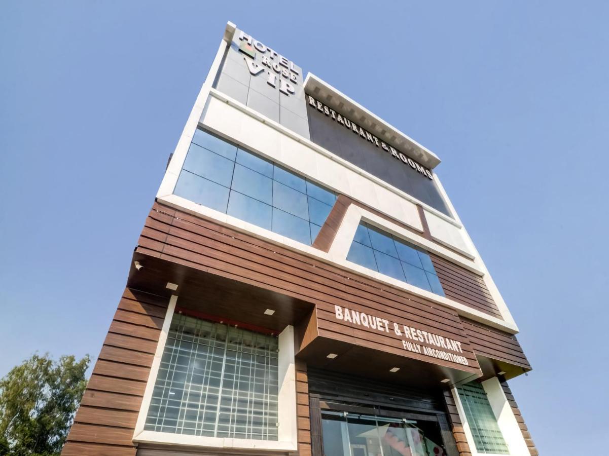 Oyo Flagship 83121 Hotel Rose Vip Saharanpur Eksteriør billede